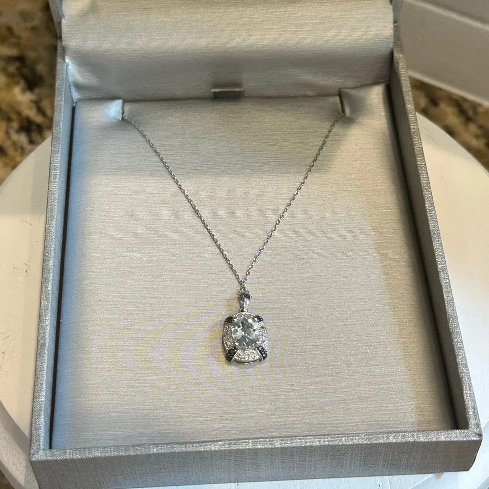 ZALES 14K white gold Aquamarine necklace - Picture 3 of 9